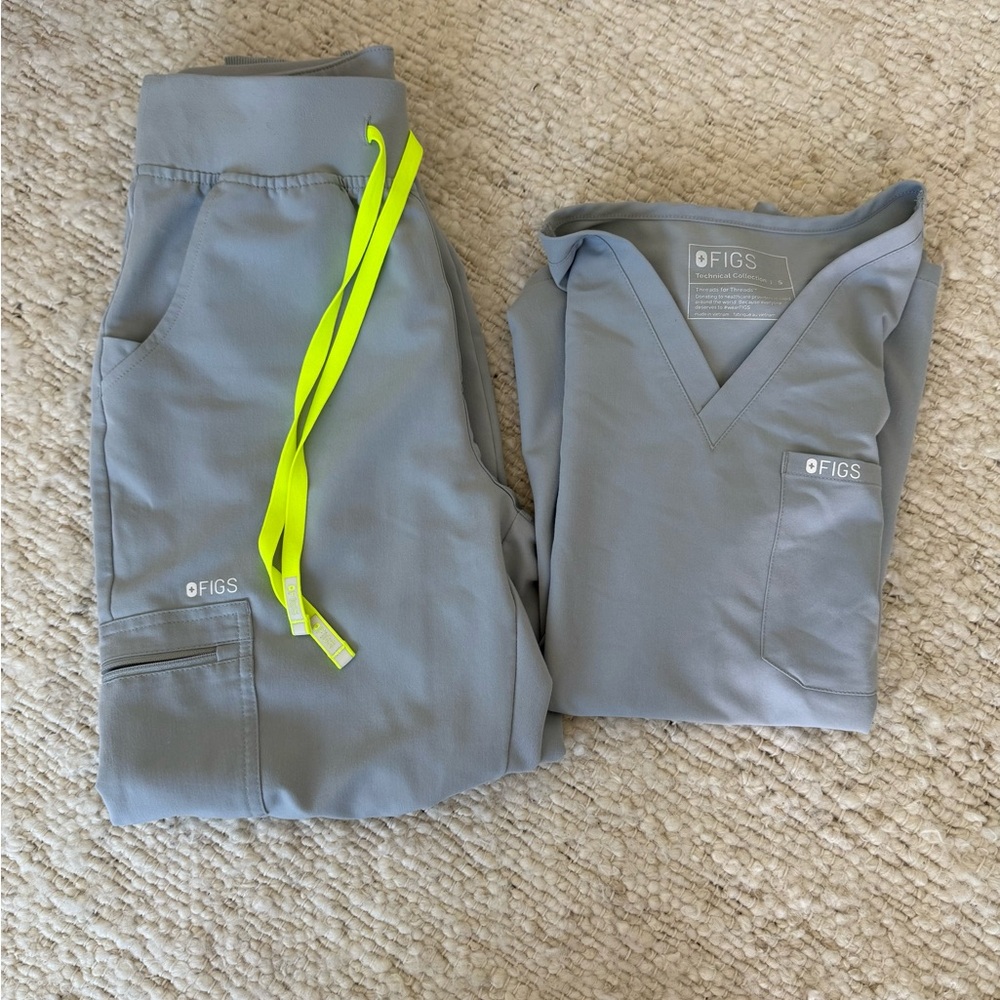 Figs Light Gray Scrub Top and Bottom Set. Top and Bottom both size small